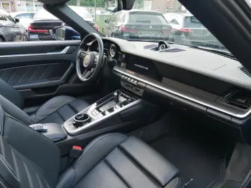 PORSCHE 992 Carrera 4 Cabriolet Sport Design Lift 360Kam