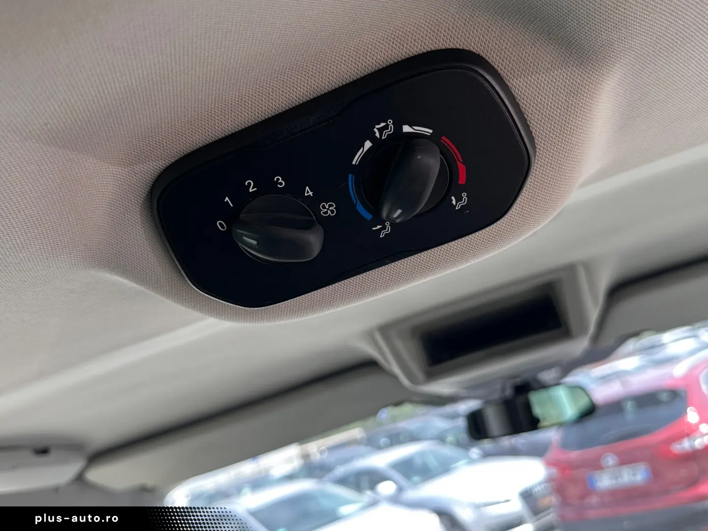 Ford Tourneo Custom 300 L2H1 VA Titanium