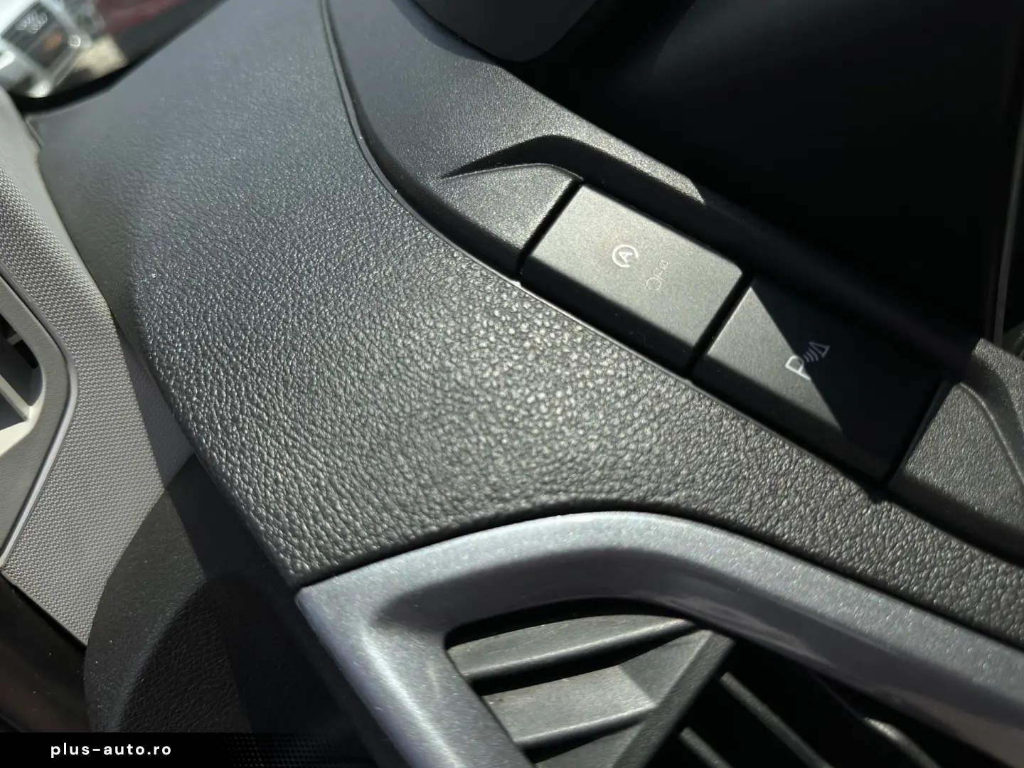 Ford Tourneo Custom 300 L2H1 VA Titanium