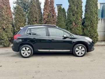 Peugeot 2008  121000 km  panoramic  navigatie  garantie rate