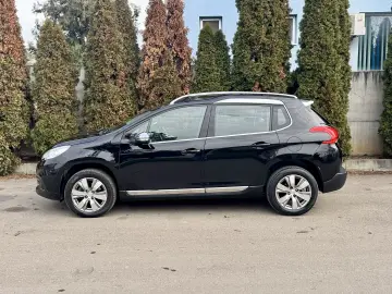 Peugeot 2008  121000 km  panoramic  navigatie  garantie rate