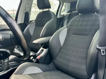 Peugeot 2008  121000 km  panoramic  navigatie  garantie rate