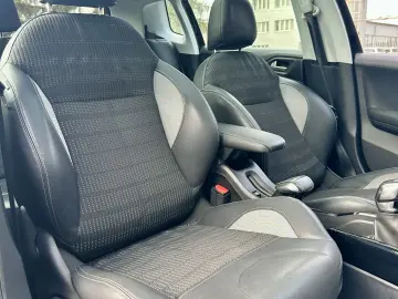 Peugeot 2008  121000 km  panoramic  navigatie  garantie rate