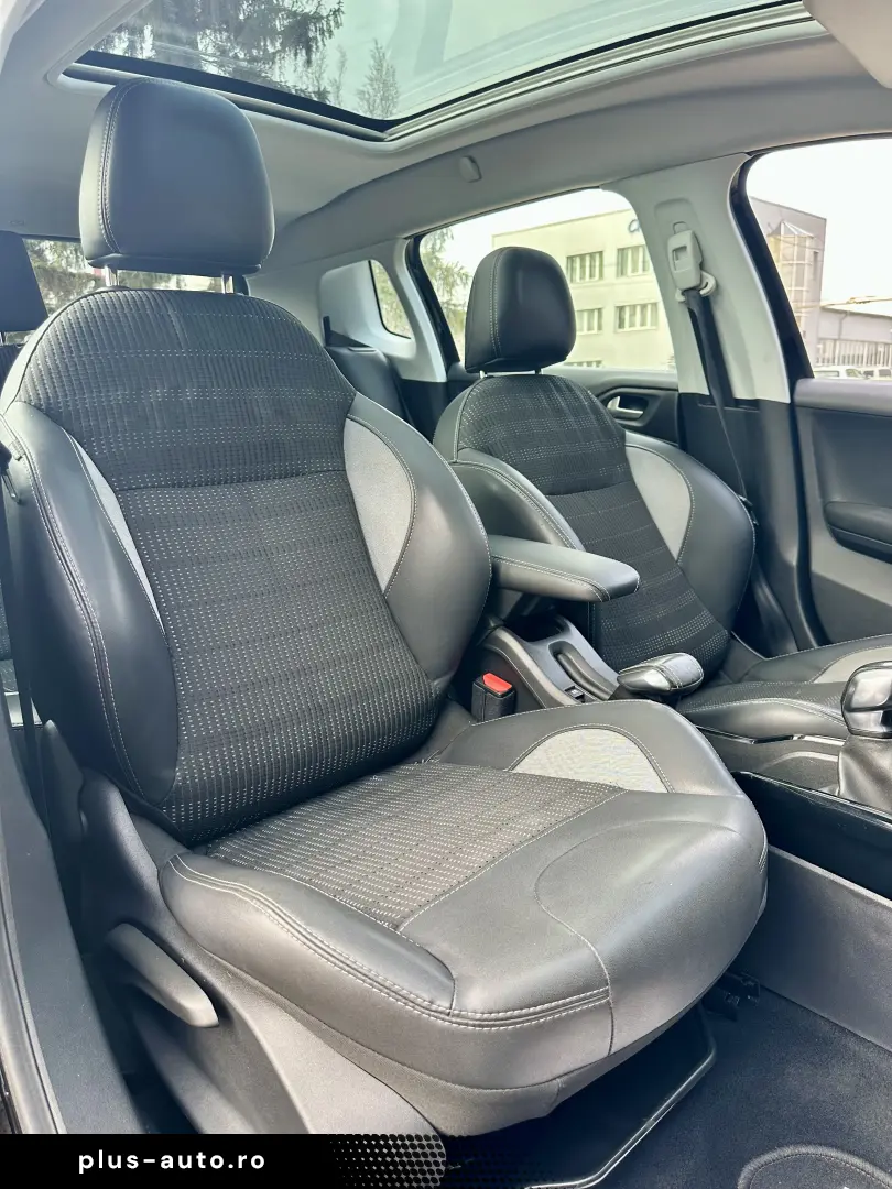 Peugeot 2008  121000 km  panoramic  navigatie  garantie rate