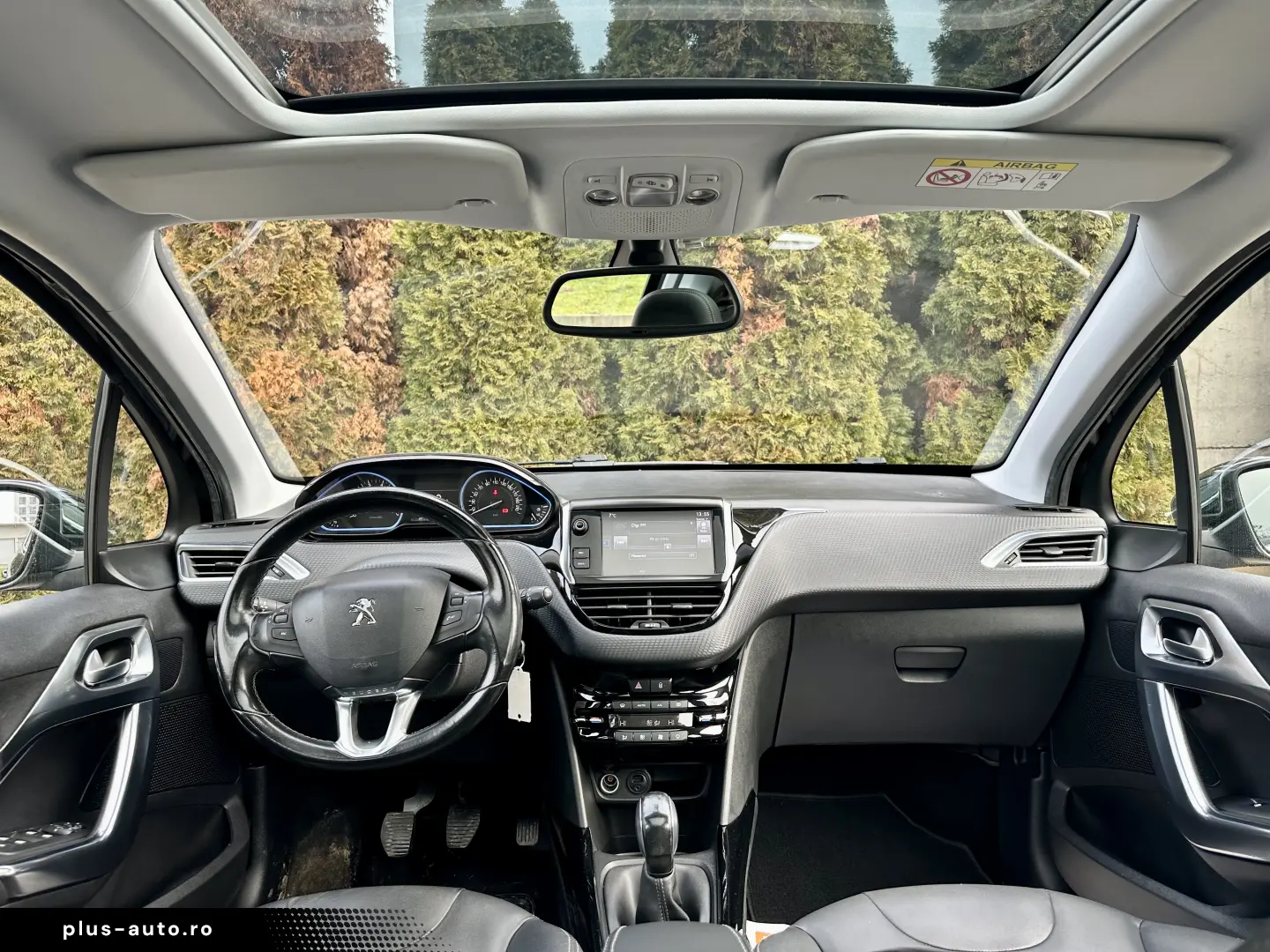 Peugeot 2008  121000 km  panoramic  navigatie  garantie rate