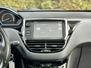 Peugeot 2008  121000 km  panoramic  navigatie  garantie rate