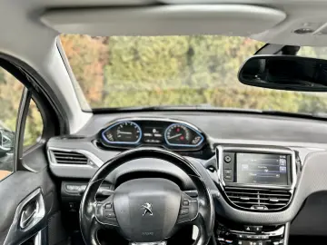 Peugeot 2008  121000 km  panoramic  navigatie  garantie rate