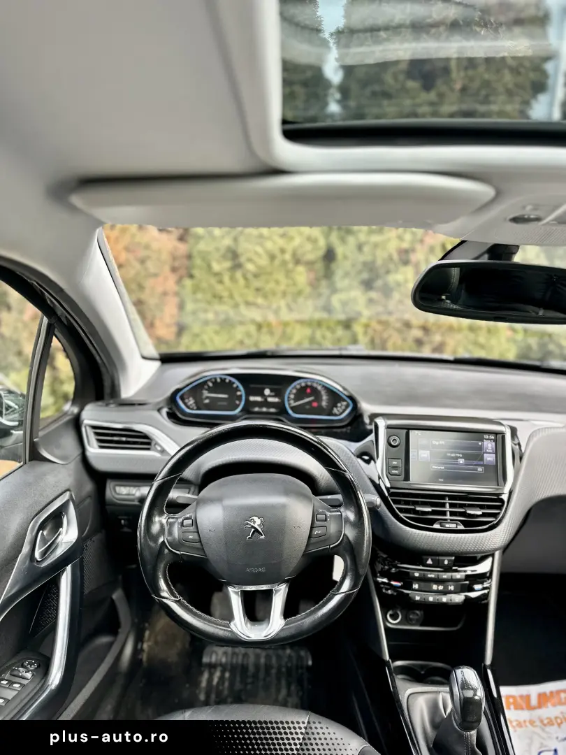 Peugeot 2008  121000 km  panoramic  navigatie  garantie rate