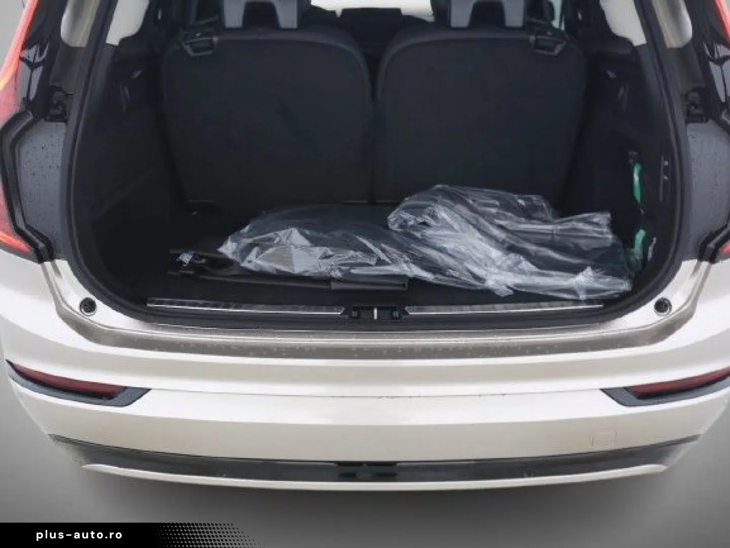 VOLVO XC90 T8 Facelift Plus Dark Plug-In LuftFW SD