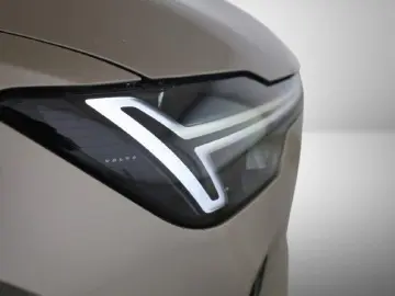 VOLVO XC90 T8 Facelift Plus Dark Plug-In LuftFW SD