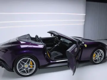 FERRARI Roma Spider Viola Hongkong Giallo Carbon Daytona