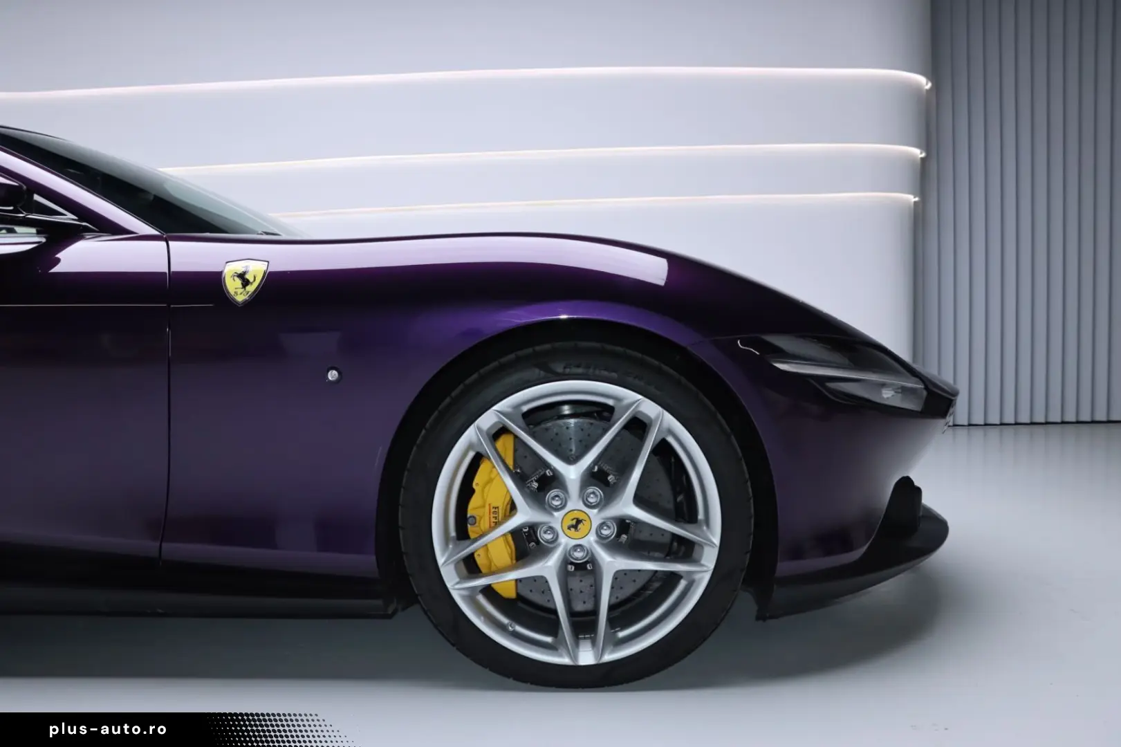 FERRARI Roma Spider Viola Hongkong Giallo Carbon Daytona