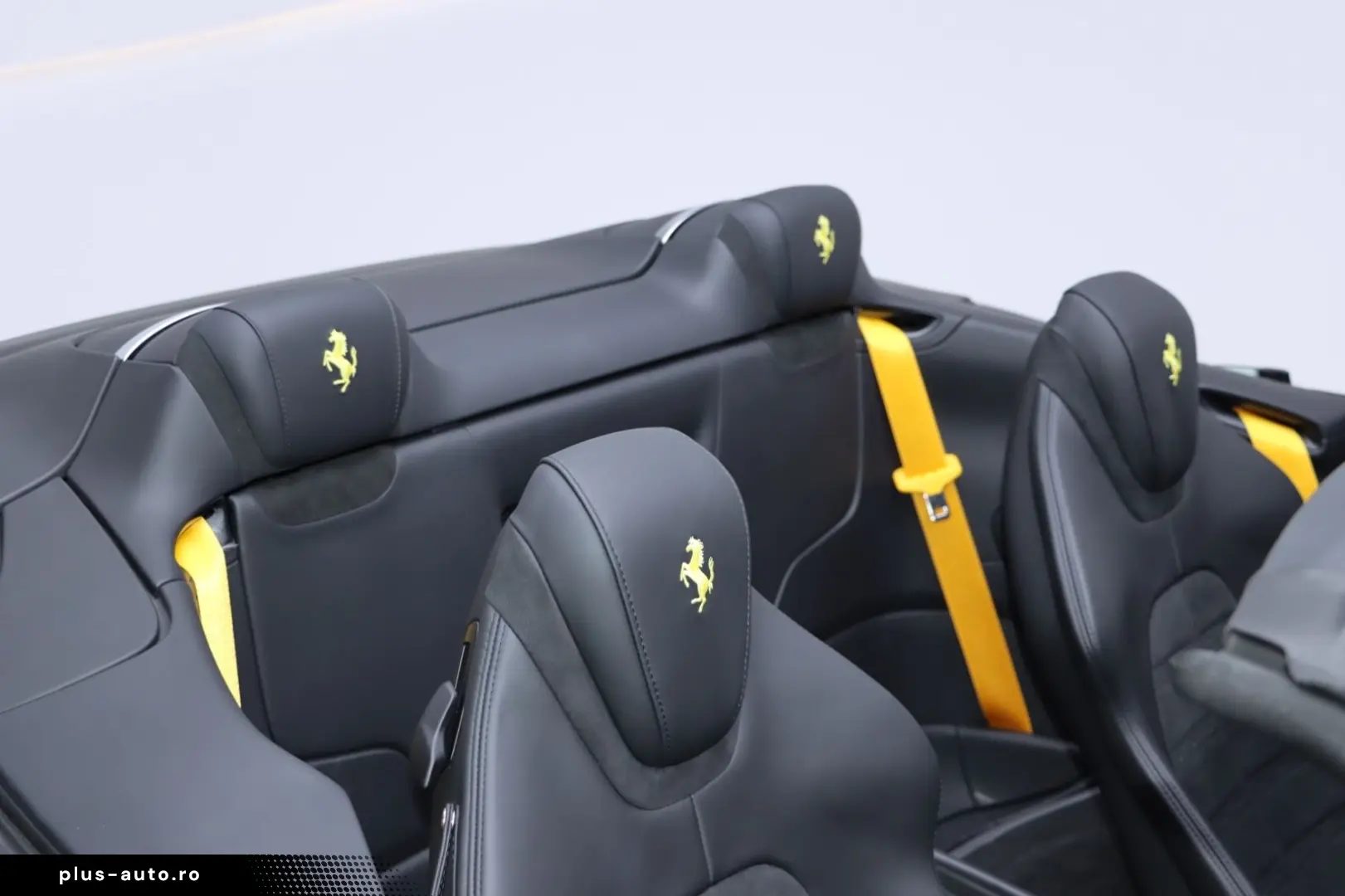 FERRARI Roma Spider Viola Hongkong Giallo Carbon Daytona