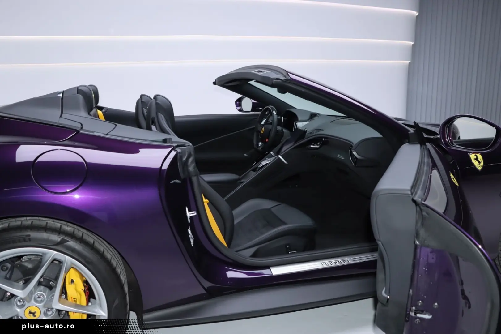 FERRARI Roma Spider Viola Hongkong Giallo Carbon Daytona