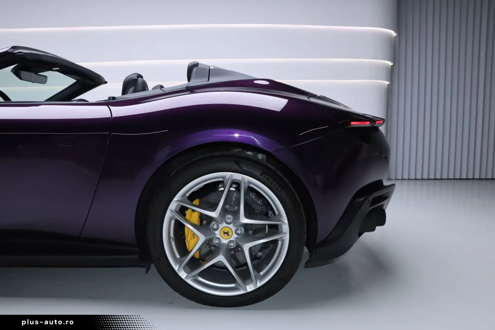 FERRARI Roma Spider Viola Hongkong Giallo Carbon Daytona