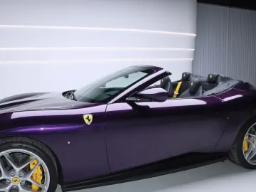 FERRARI Roma Spider Viola Hongkong Giallo Carbon Daytona