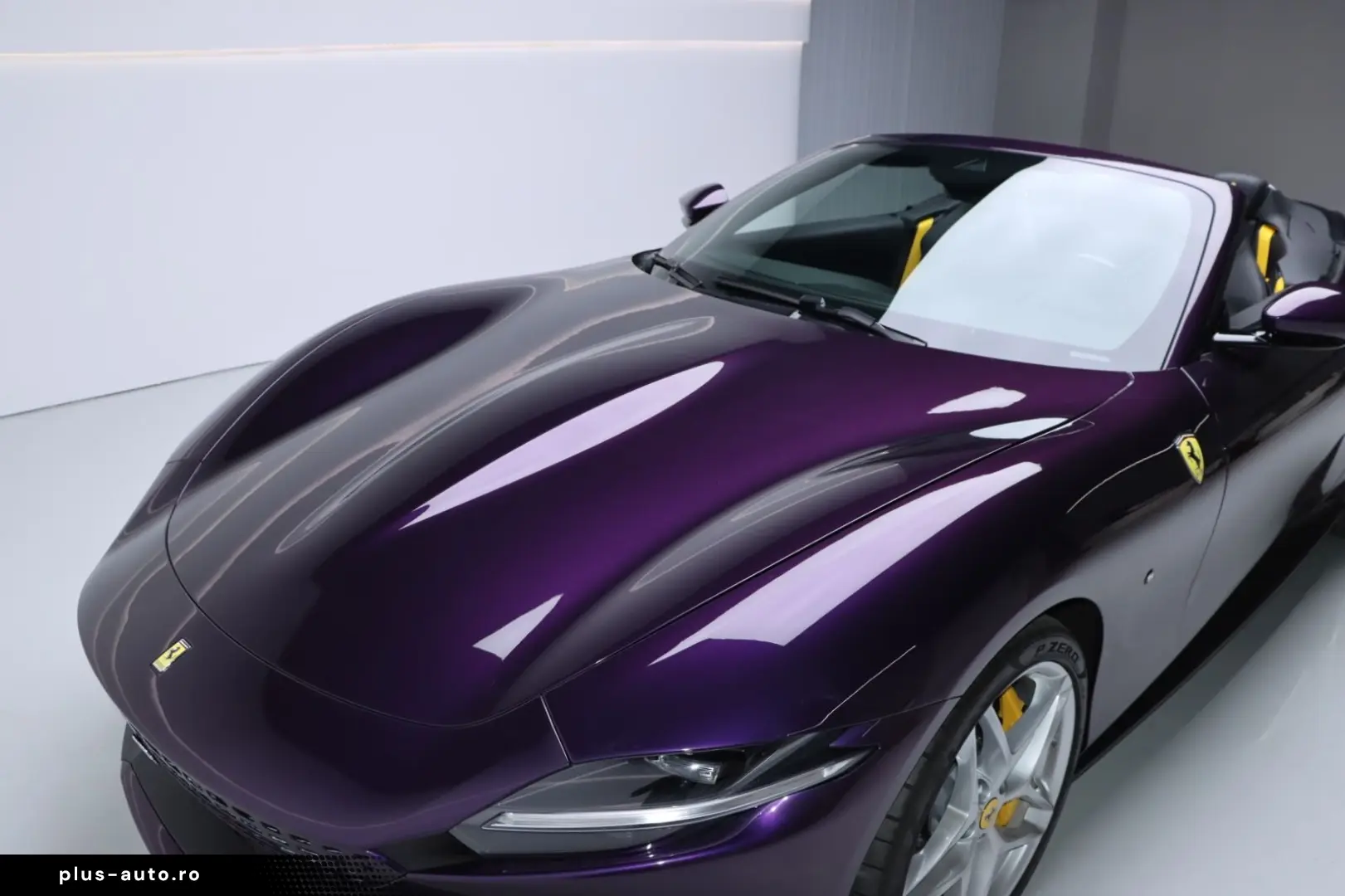 FERRARI Roma Spider Viola Hongkong Giallo Carbon Daytona