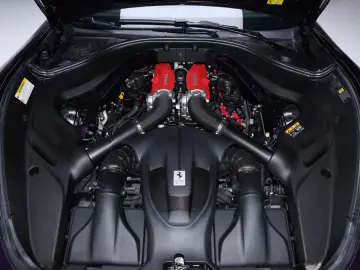 FERRARI Roma Spider Viola Hongkong Giallo Carbon Daytona