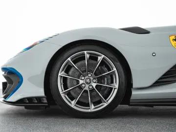 FERRARI 812 Competizione  Tailor Made