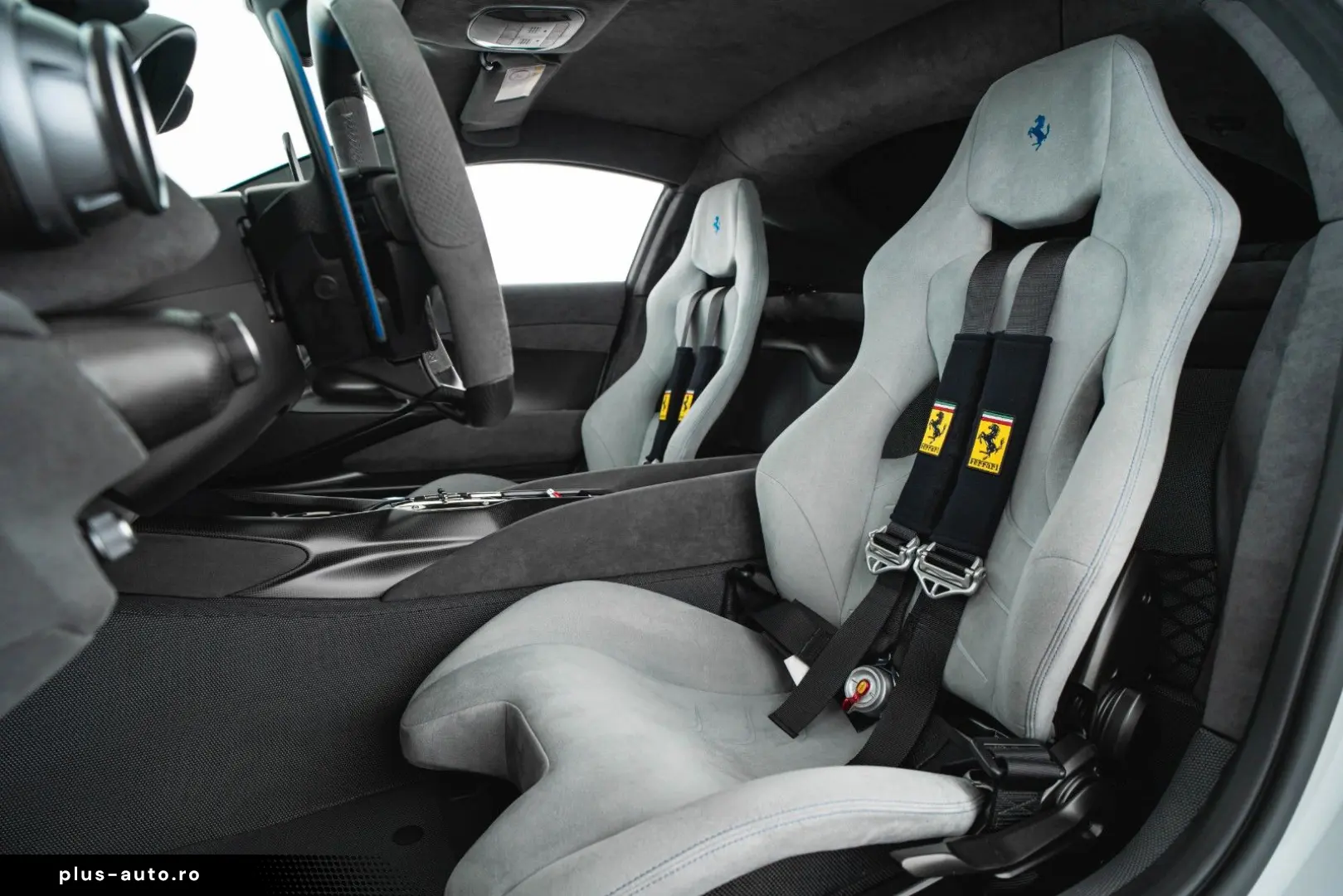 FERRARI 812 Competizione  Tailor Made