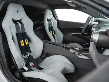 FERRARI 812 Competizione  Tailor Made