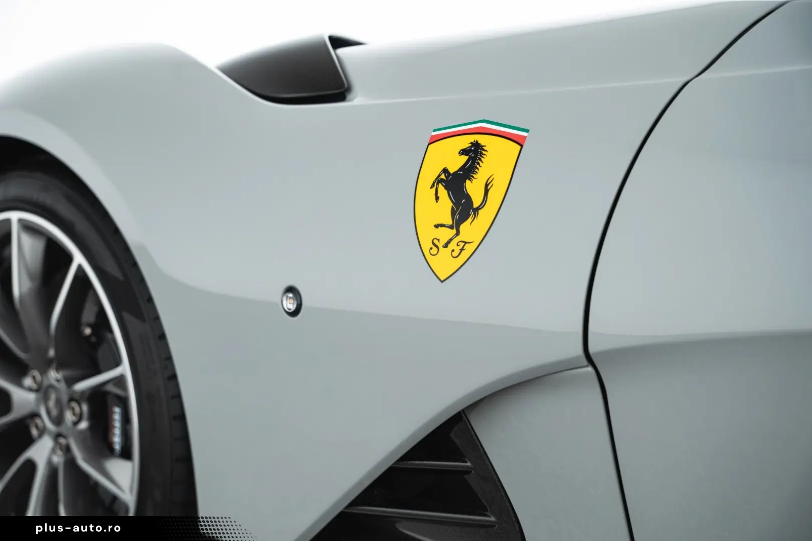 FERRARI 812 Competizione  Tailor Made