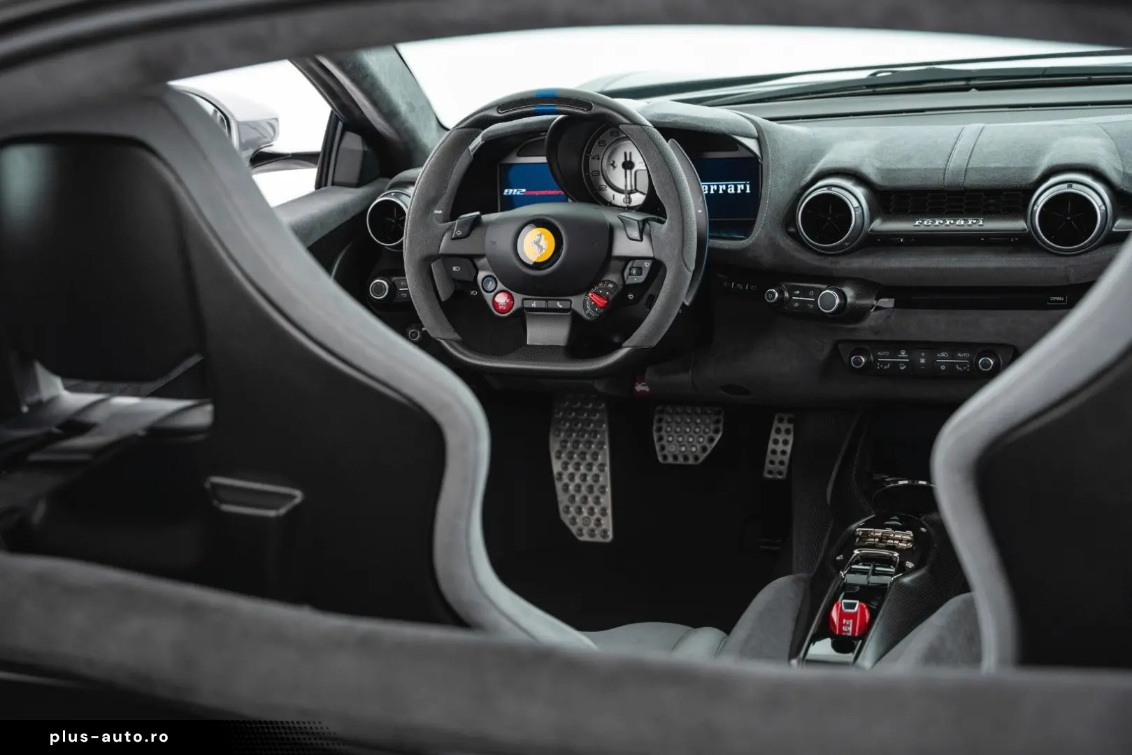 FERRARI 812 Competizione  Tailor Made