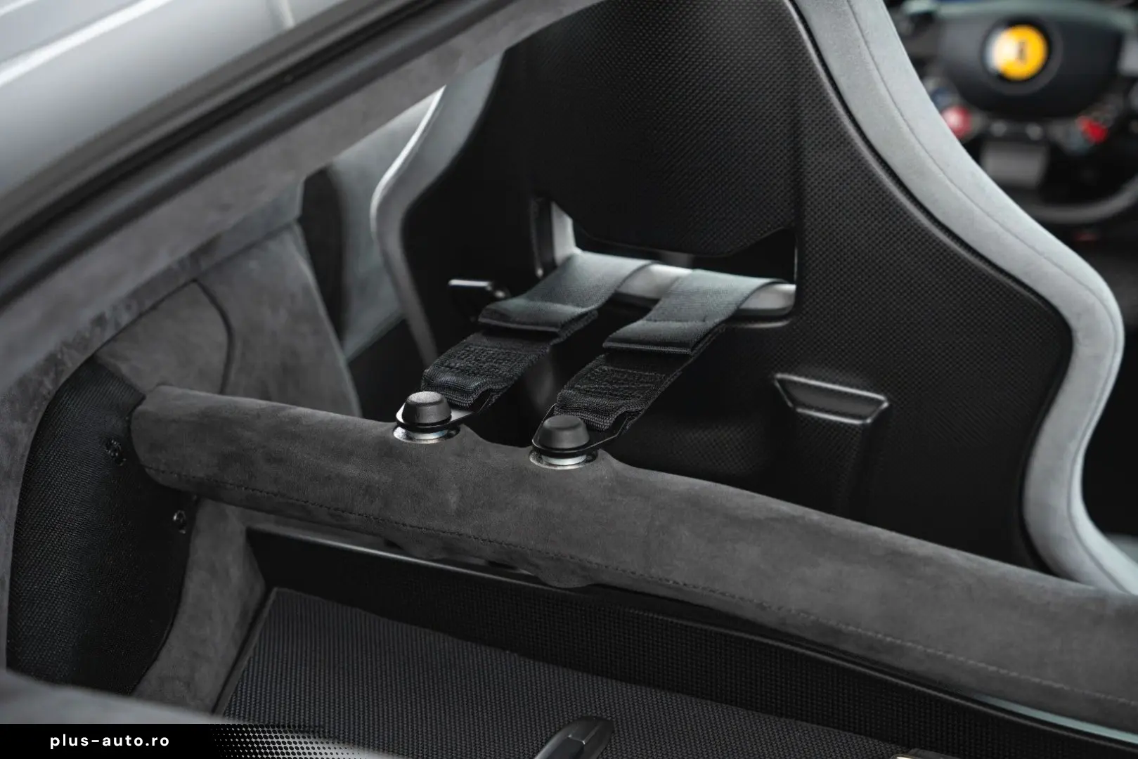 FERRARI 812 Competizione  Tailor Made