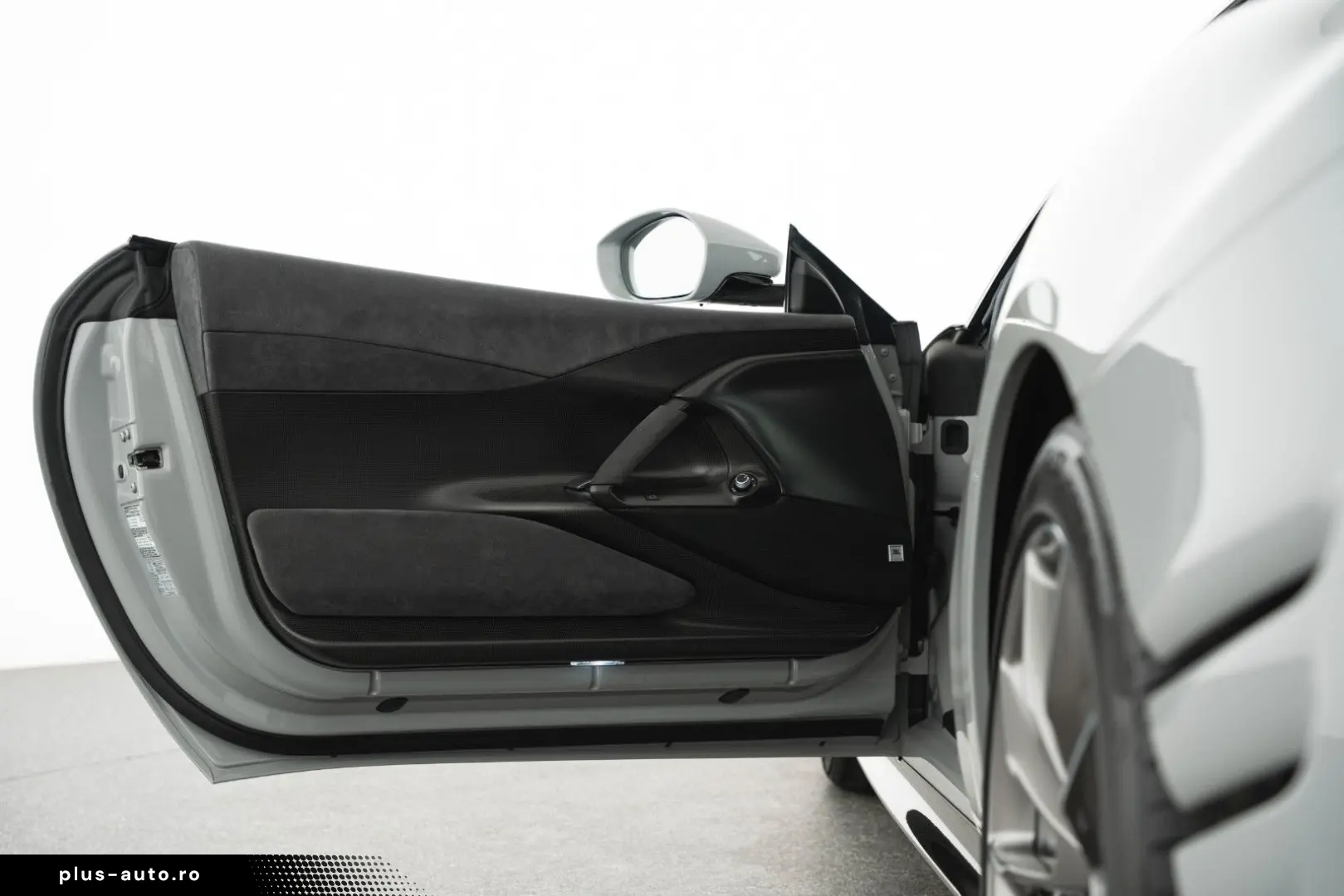 FERRARI 812 Competizione  Tailor Made