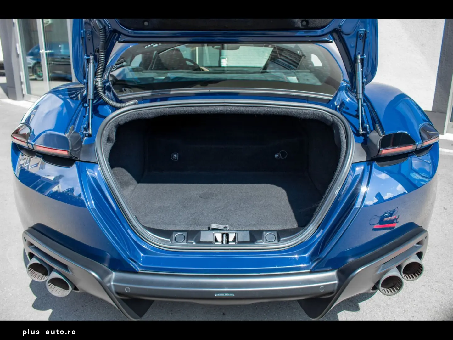 FERRARI Roma  BLU SCOZIA SPEC CARBON DISP LEDS XPEL