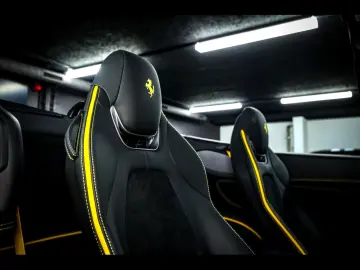 FERRARI Portofino M VIOLA HONG KONG CARBON JBL MAGNERIDE