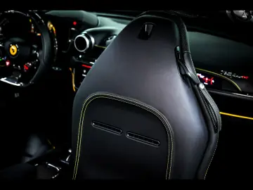 FERRARI Portofino M VIOLA HONG KONG CARBON JBL MAGNERIDE