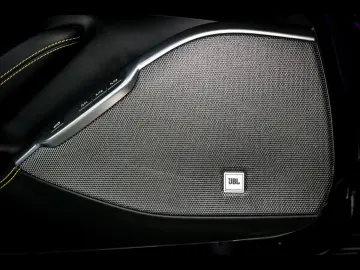 FERRARI Portofino M VIOLA HONG KONG CARBON JBL MAGNERIDE