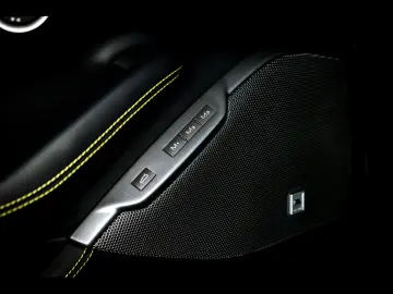 FERRARI Portofino M VIOLA HONG KONG CARBON JBL MAGNERIDE