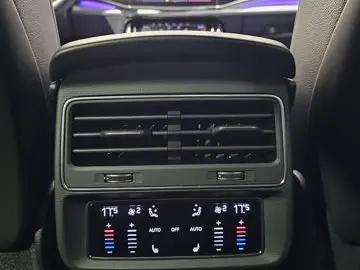 AUDI Q8 50 TDI S Line Black Pano Matrix Softc.Hud 22'