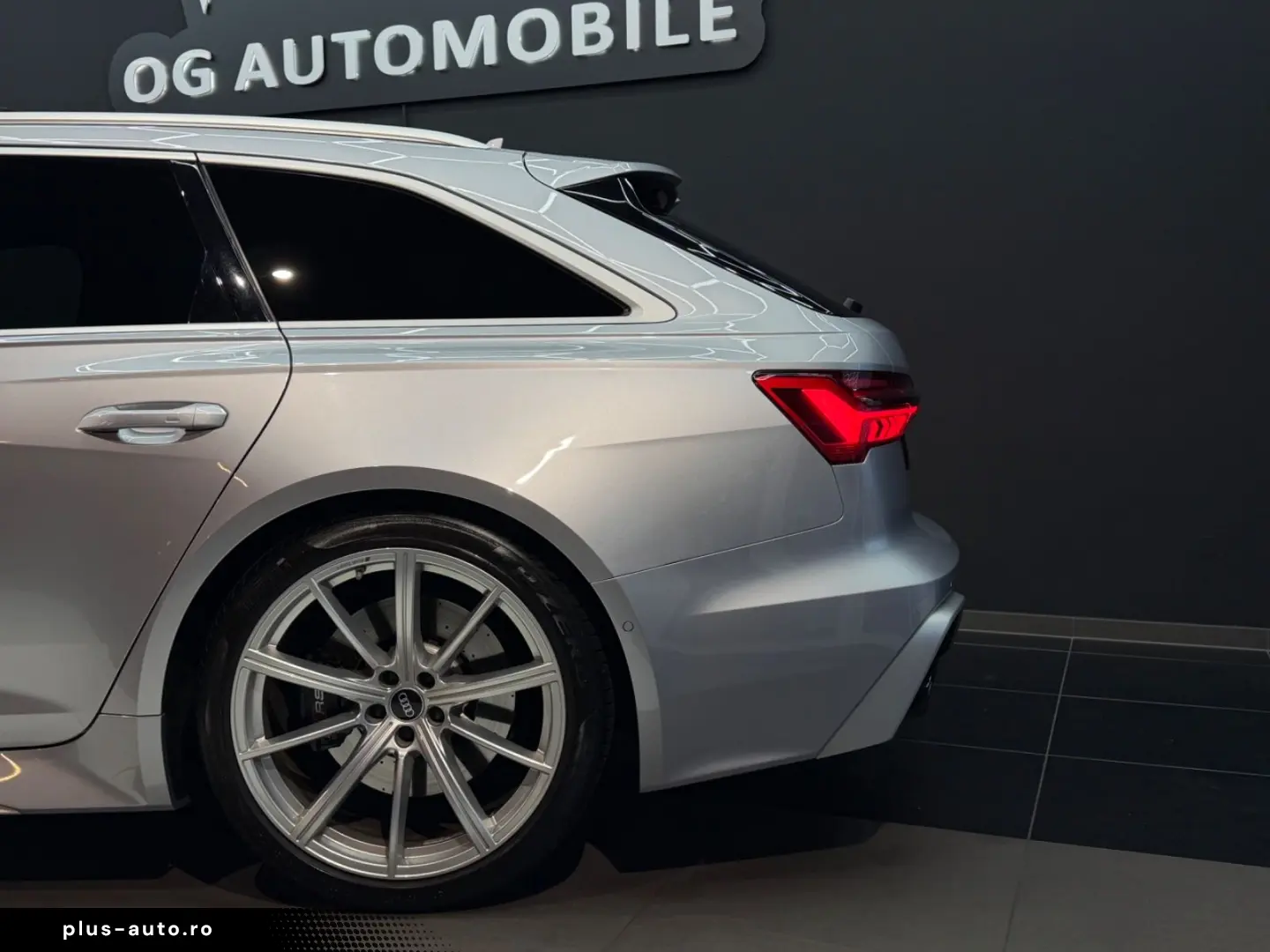 AUDI RS6 4.0 TFSI PANO B&O HEADUP AHK STANDHEIZUNG
