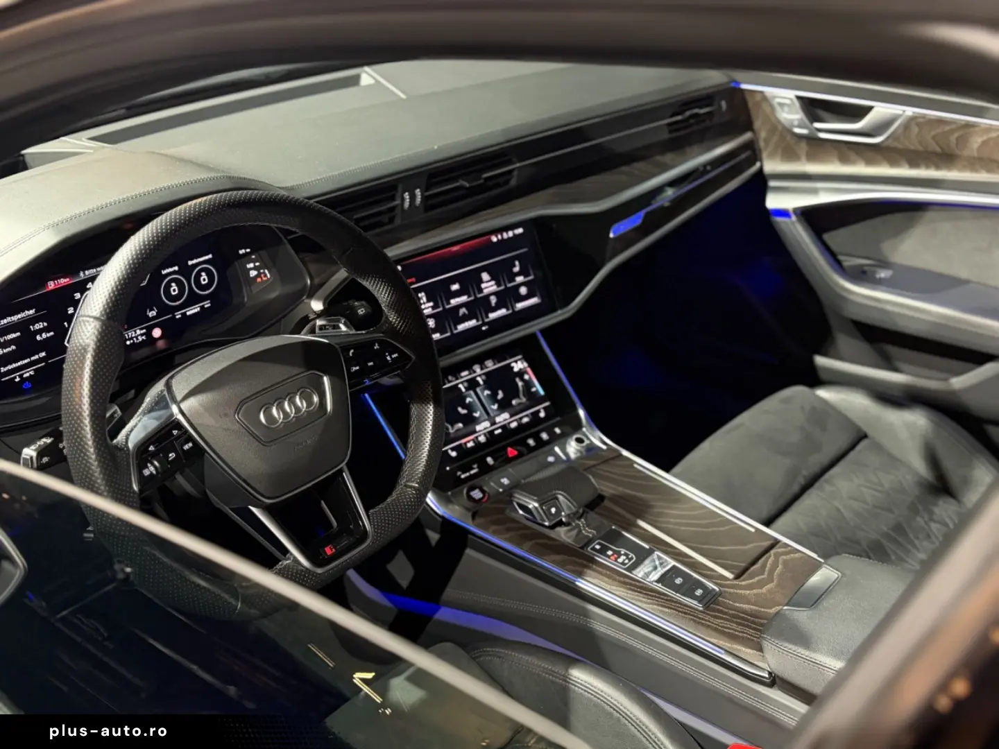 AUDI RS6 4.0 TFSI PANO B&O HEADUP AHK STANDHEIZUNG