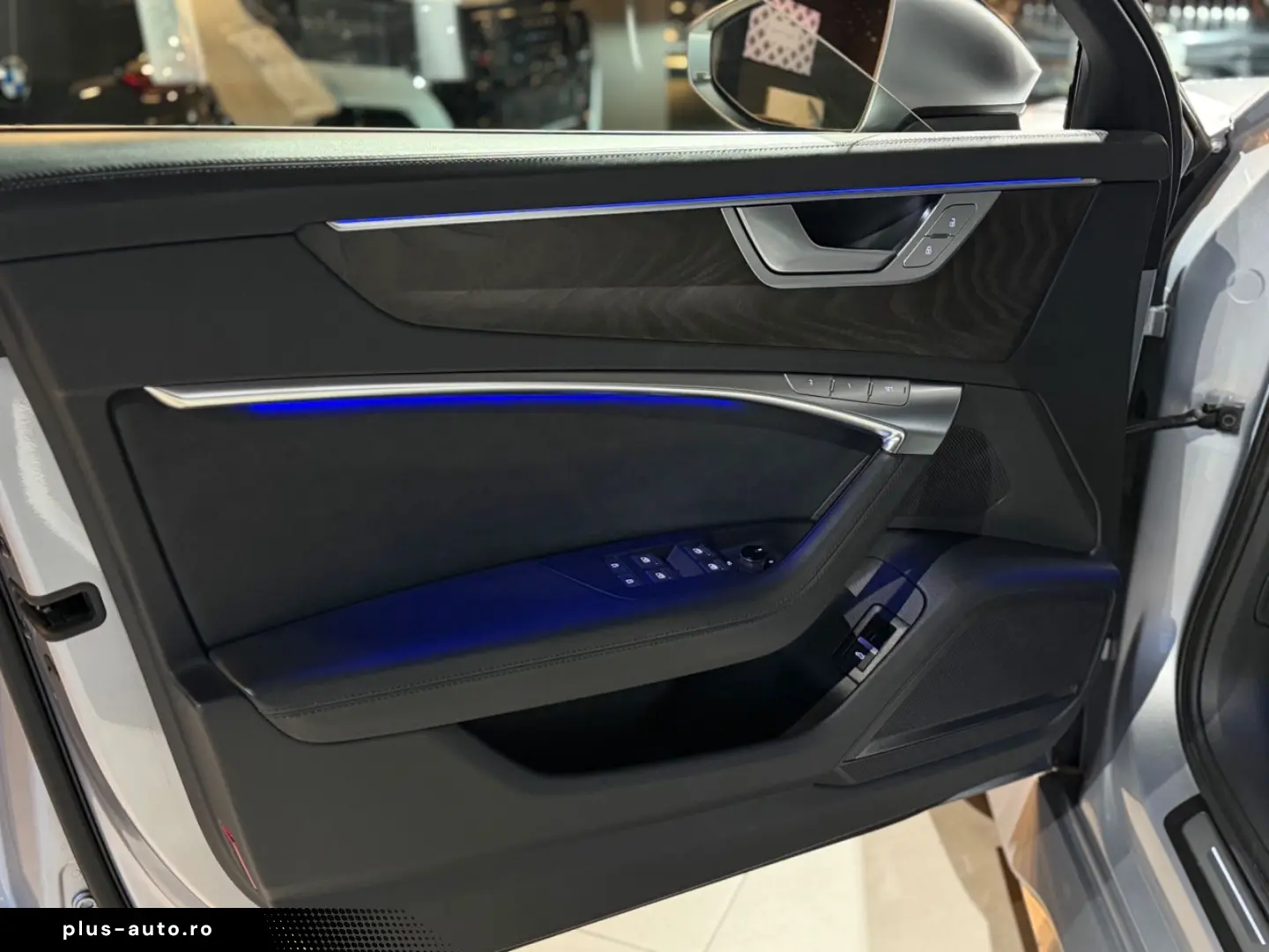 AUDI RS6 4.0 TFSI PANO B&O HEADUP AHK STANDHEIZUNG