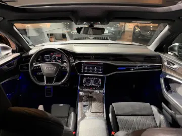 AUDI RS6 4.0 TFSI PANO B&O HEADUP AHK STANDHEIZUNG