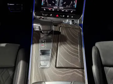 AUDI RS6 4.0 TFSI PANO B&O HEADUP AHK STANDHEIZUNG