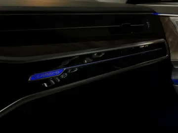 AUDI RS6 4.0 TFSI PANO B&O HEADUP AHK STANDHEIZUNG