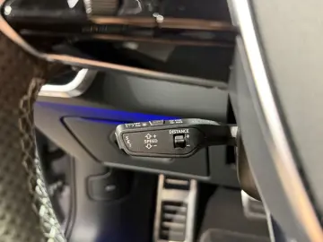 AUDI RS6 4.0 TFSI PANO B&O HEADUP AHK STANDHEIZUNG