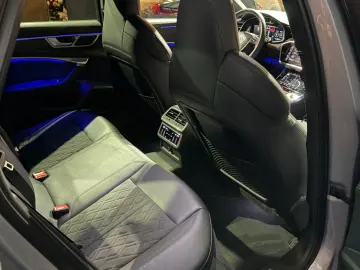 AUDI RS6 4.0 TFSI PANO B&O HEADUP AHK STANDHEIZUNG