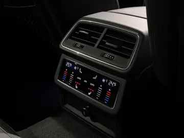 AUDI RS6 4.0 TFSI PANO B&O HEADUP AHK STANDHEIZUNG