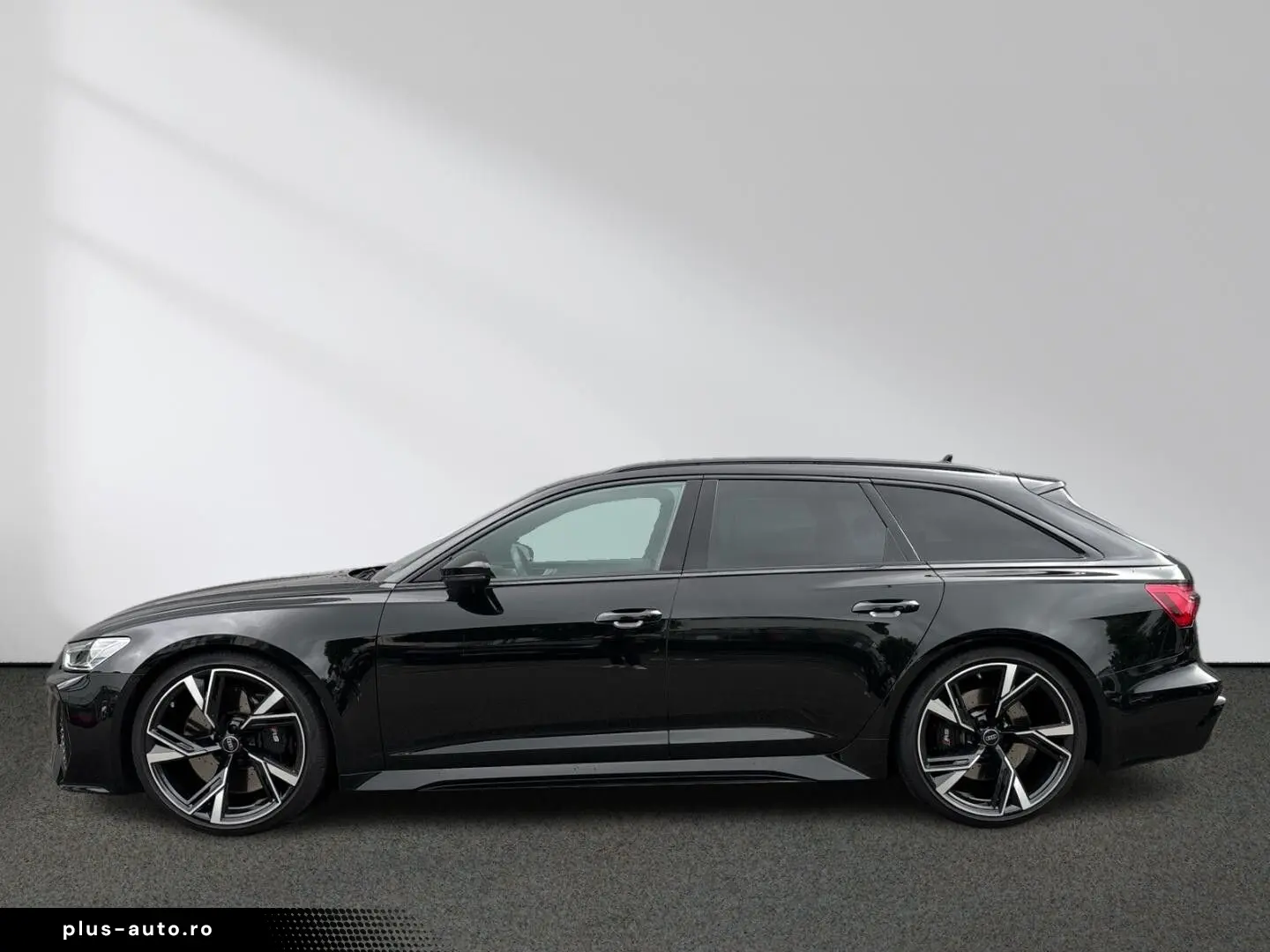 AUDI RS6 Avant 4.0 TFSI quattro MMI LED Digi-Cockpit