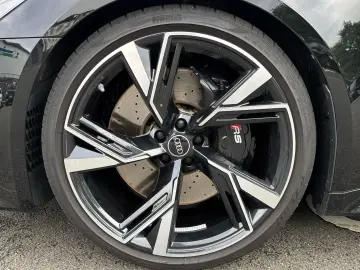 AUDI RS6 Avant 4.0 TFSI quattro MMI LED Digi-Cockpit