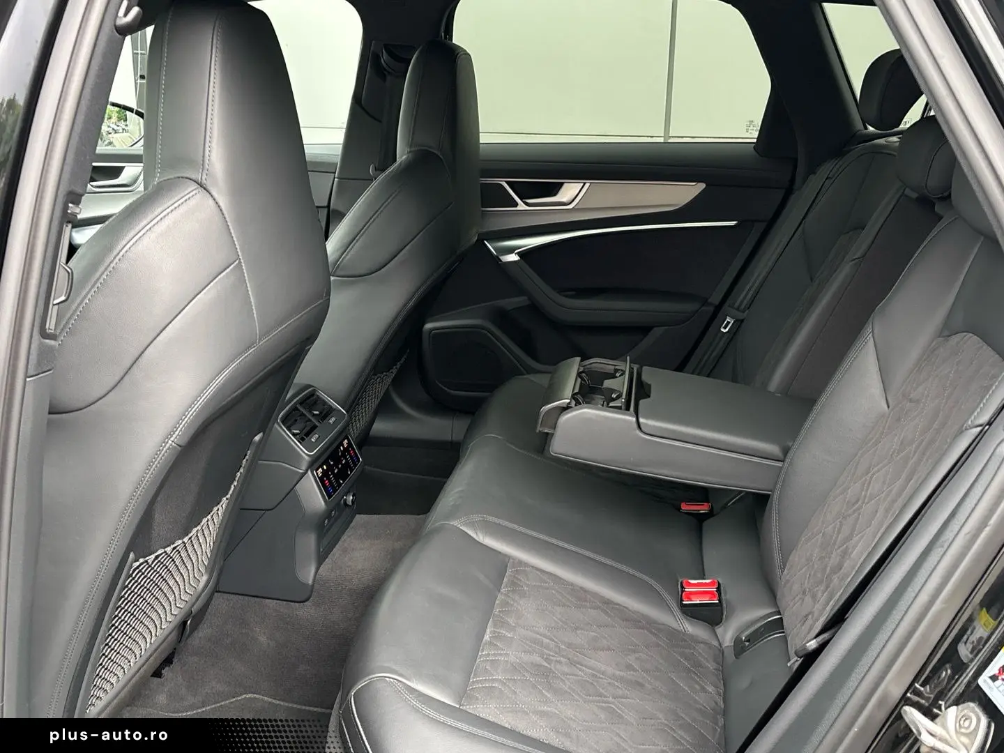 AUDI RS6 Avant 4.0 TFSI quattro MMI LED Digi-Cockpit