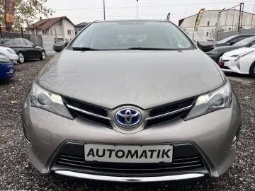 Toyota Auris 1.8 VVT-i Automatik Cool