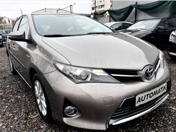 Toyota Auris 1.8 VVT-i Automatik Cool