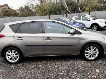 Toyota Auris 1.8 VVT-i Automatik Cool